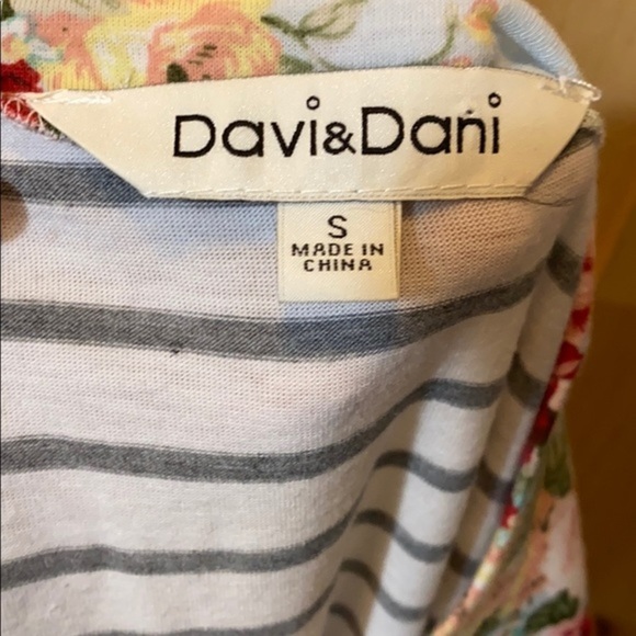 T-Shirt - Picture 5 of 6